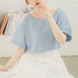 【10/23 10:59までの特別価格】【メール便】クロップドロゴ刺繍Tシャツ