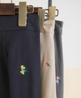 フラワー刺繍タイトスカート