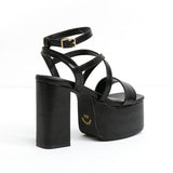 スクエアトゥクロスストラップサンダル